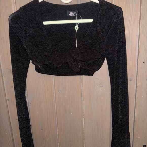 Tiger Mist Metallic Black Crop Top - Picture 2 of 2